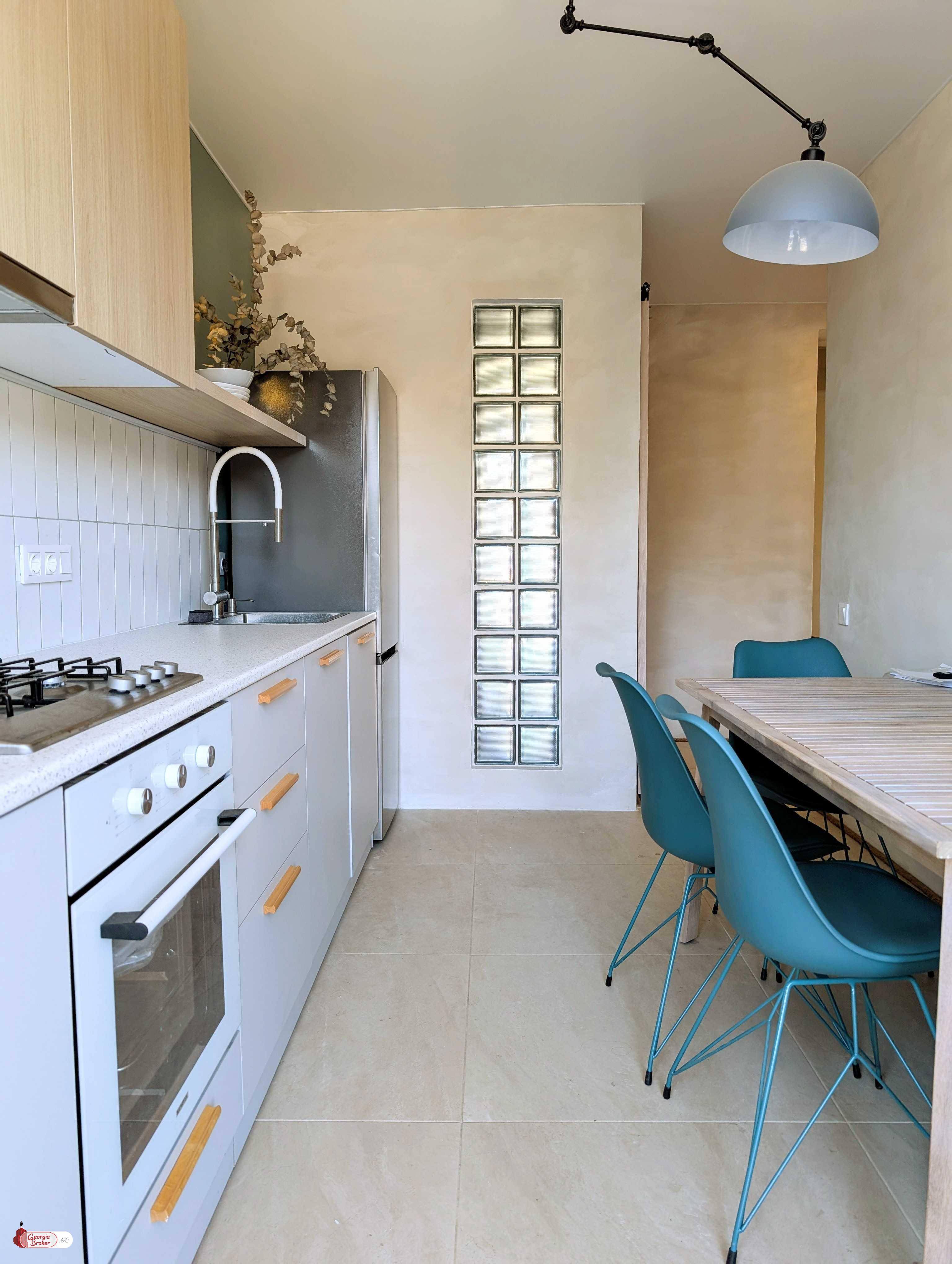 nearly repaired 2-room apartment for sale