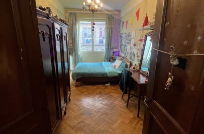 продается квартира со старым ремонтом 3-комнаты