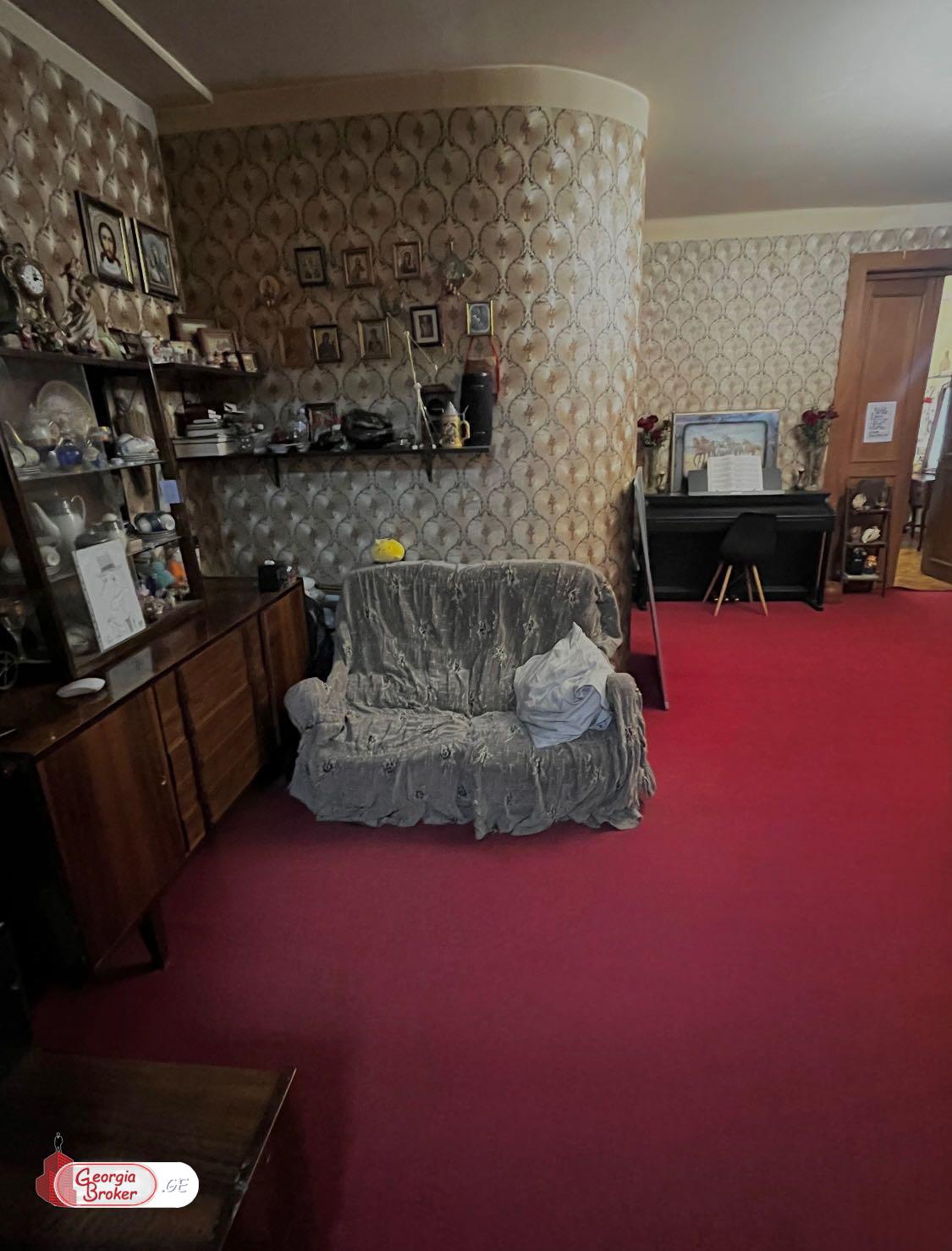 old repaired 3-room apartment for sale