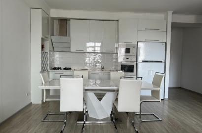 продается квартира с новым ремонтом 4-комнаты