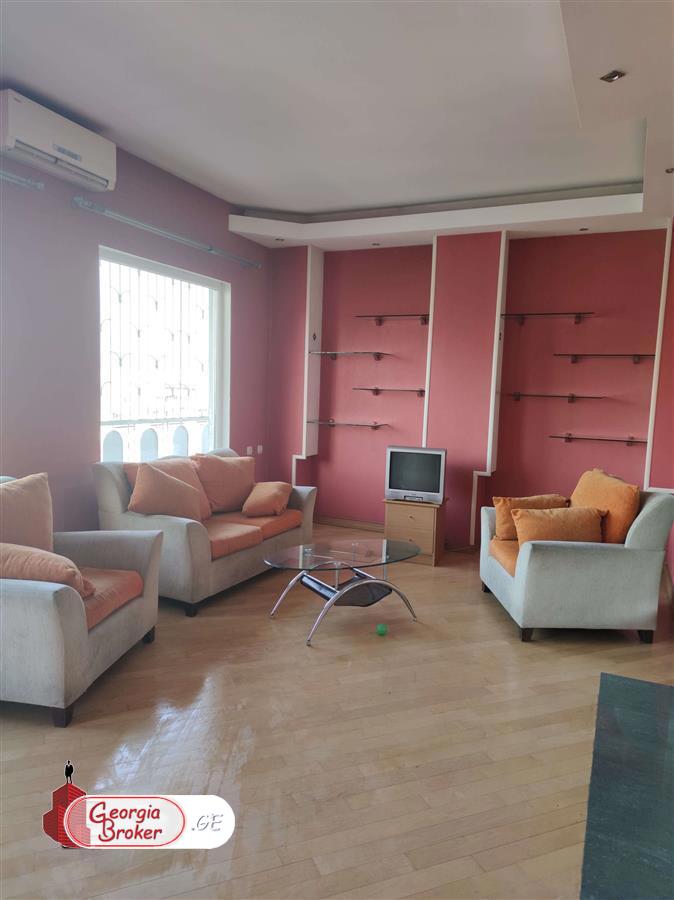 продается квартира с новым ремонтом 3-комнаты