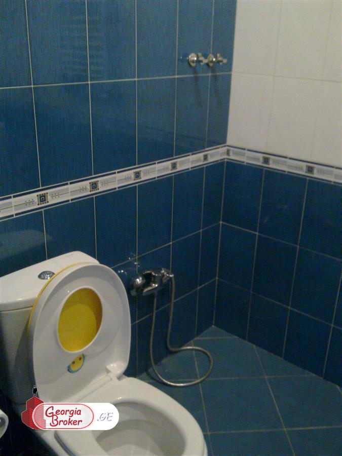 продается квартира с новым ремонтом 3-комнаты