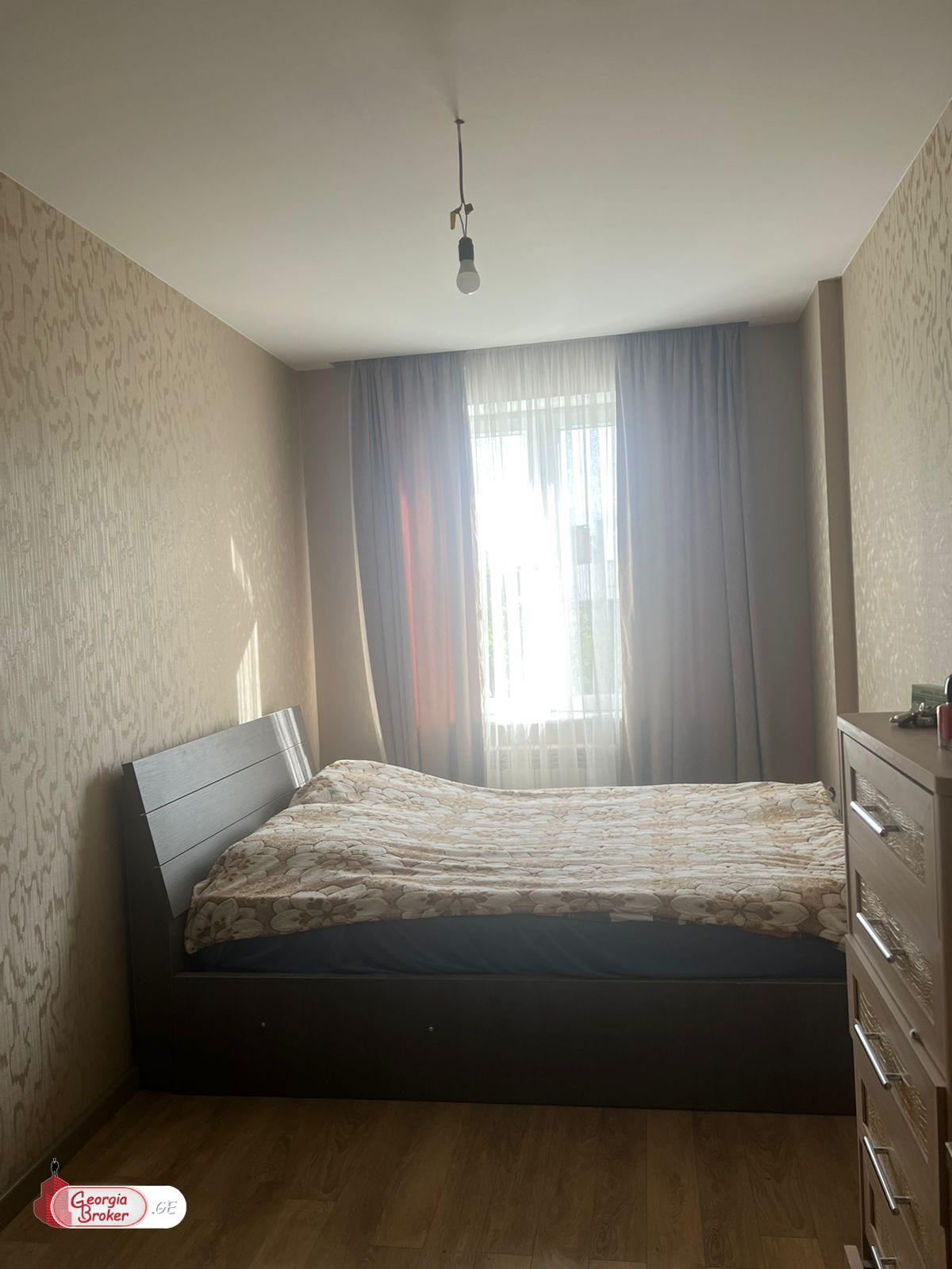 продается квартира с новым ремонтом 3-комнаты