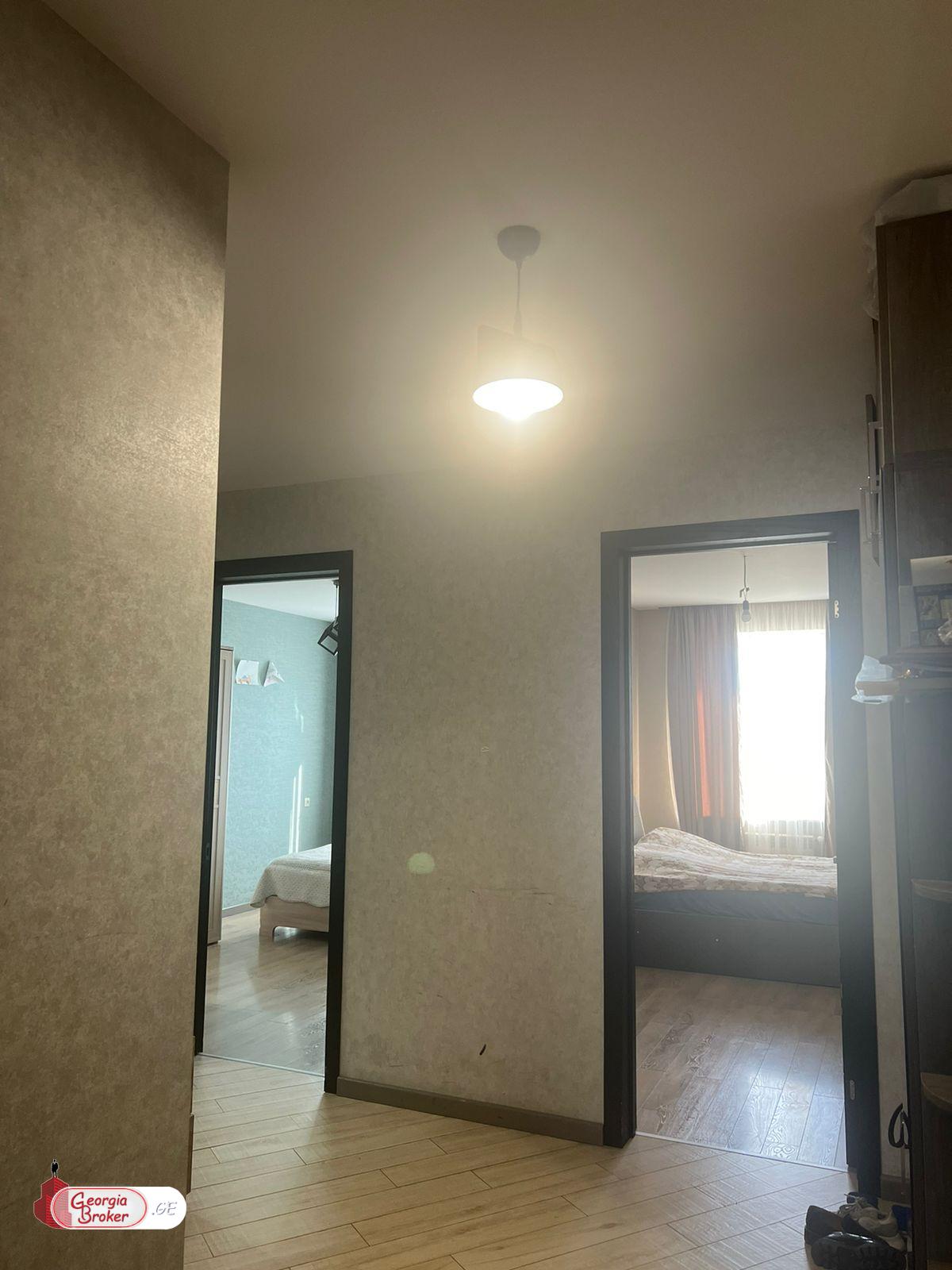 продается квартира с новым ремонтом 3-комнаты