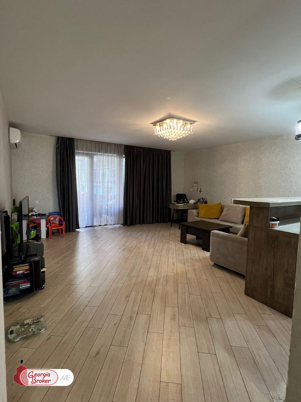 продается квартира с новым ремонтом 3-комнаты