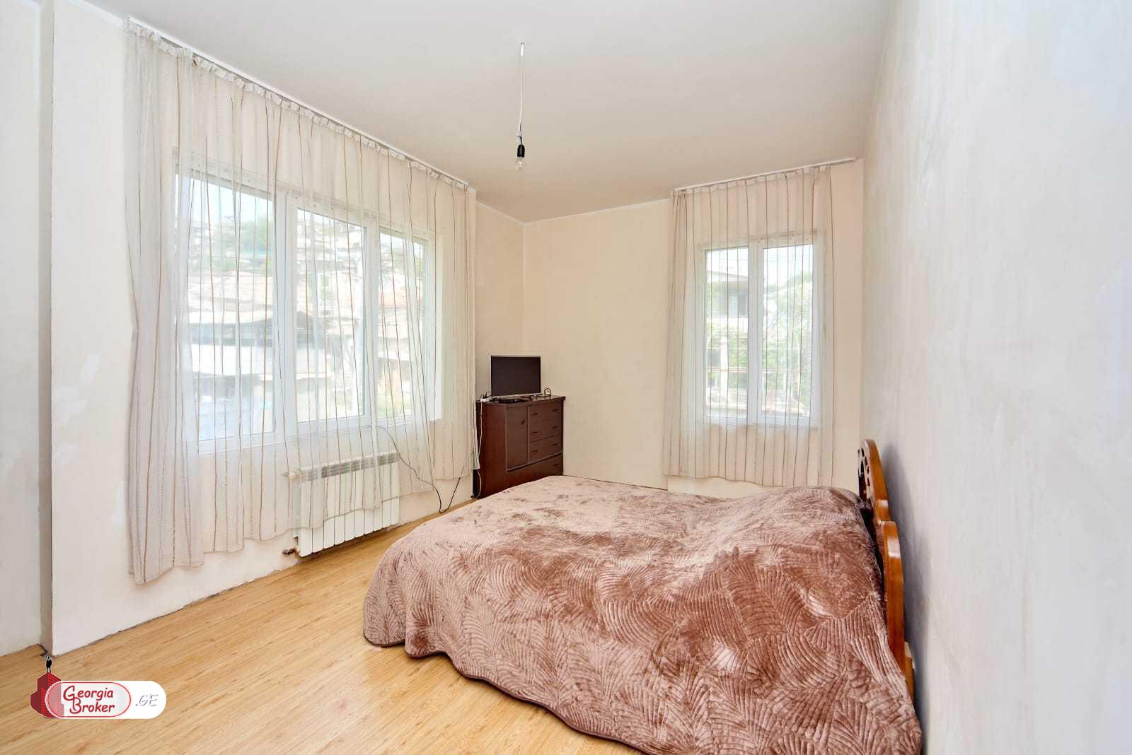 nearly repaired 6-room house for sale