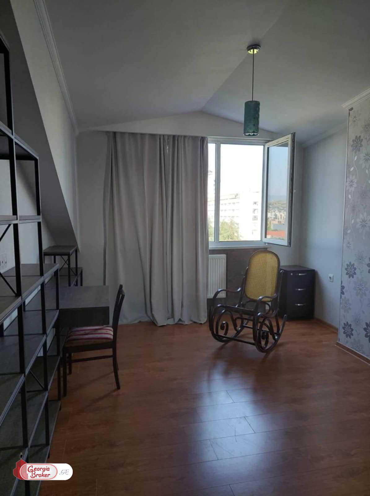 იყიდება ახალი გარემონტებული 4 ოთახიანი ბინა