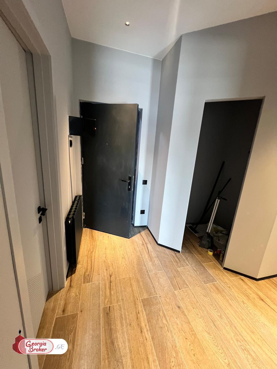 nearly repaired 3-room apartment for sale