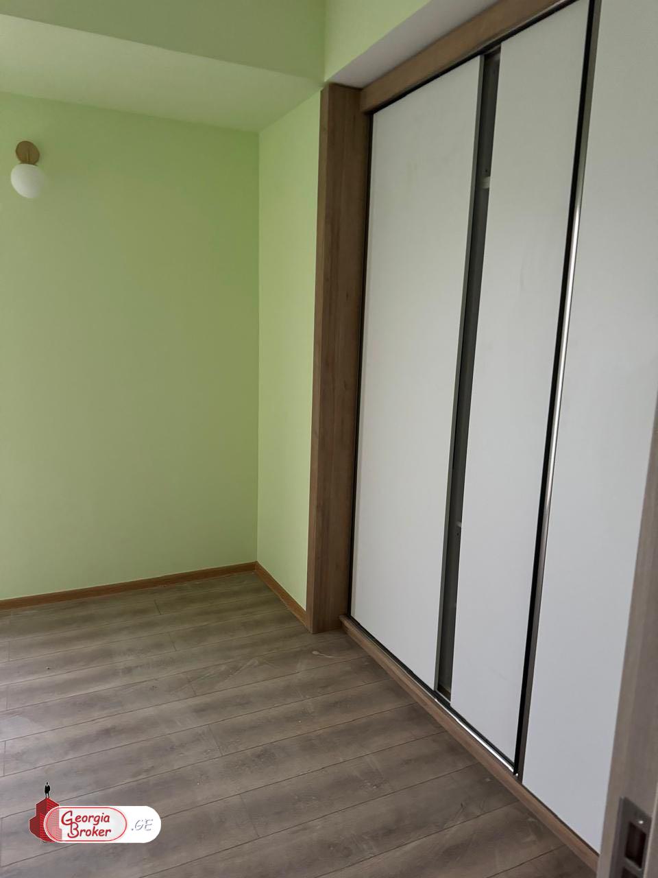 nearly repaired 3-room apartment for sale