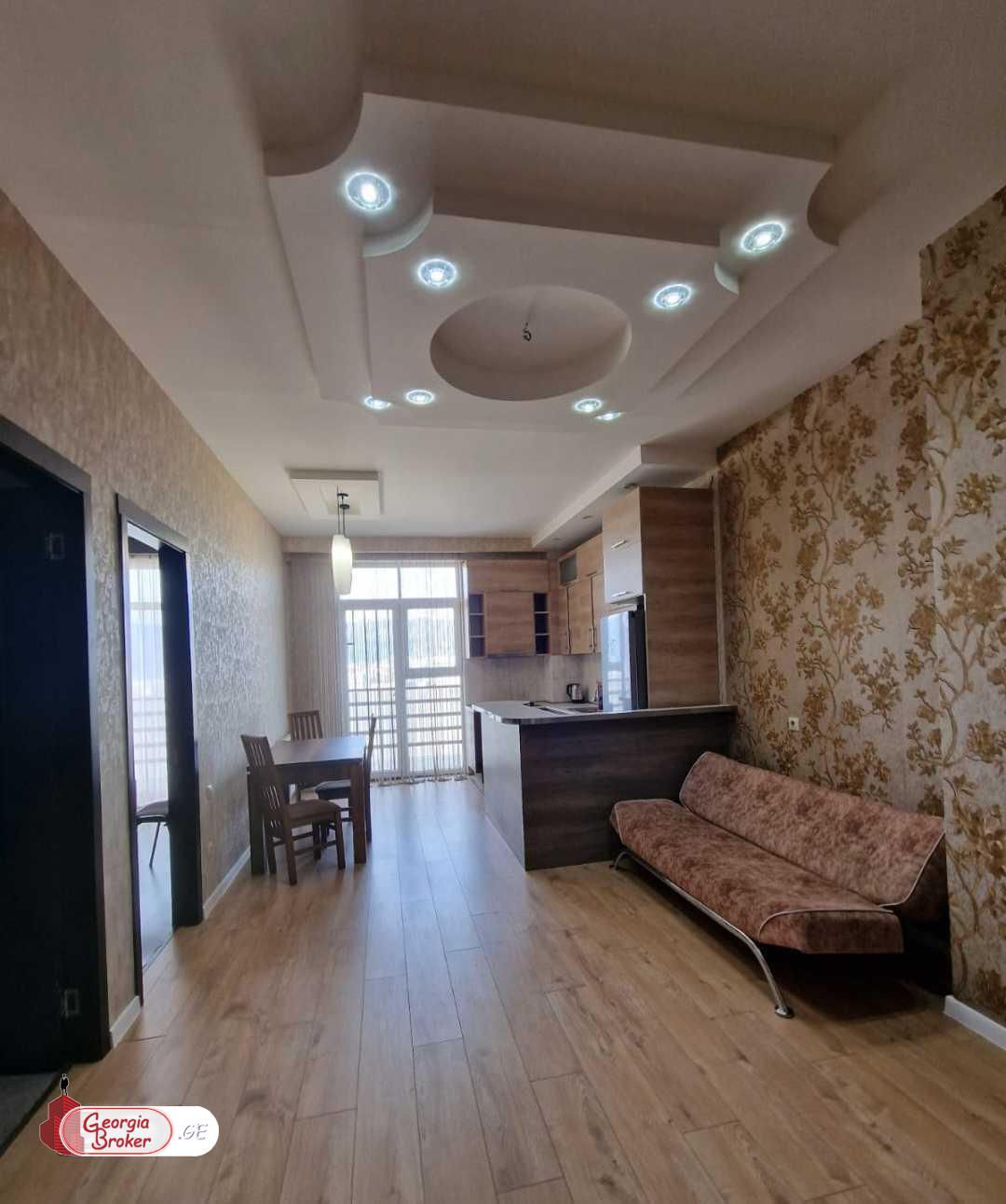 продается квартира с новым ремонтом 3-комнаты