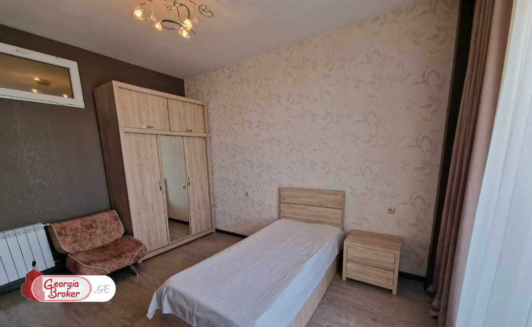 продается квартира с новым ремонтом 3-комнаты