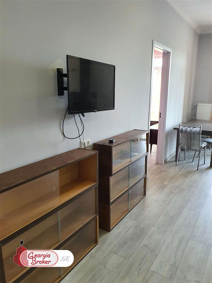 продается квартира с новым ремонтом 3-комнаты