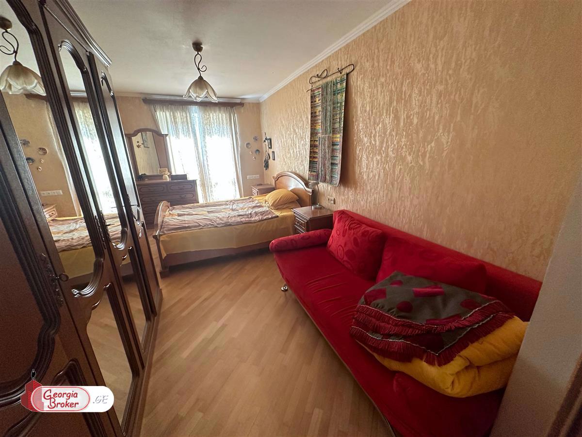 nearly repaired 3-room apartment for sale