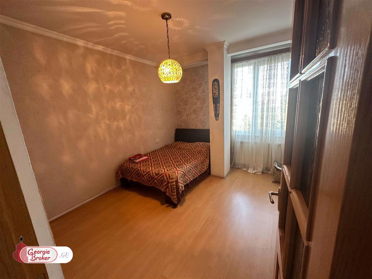 nearly repaired 3-room apartment for sale