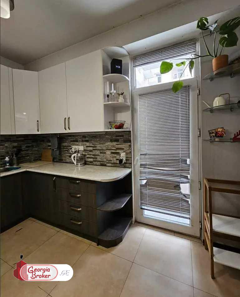 продается квартира с новым ремонтом 2-комнаты