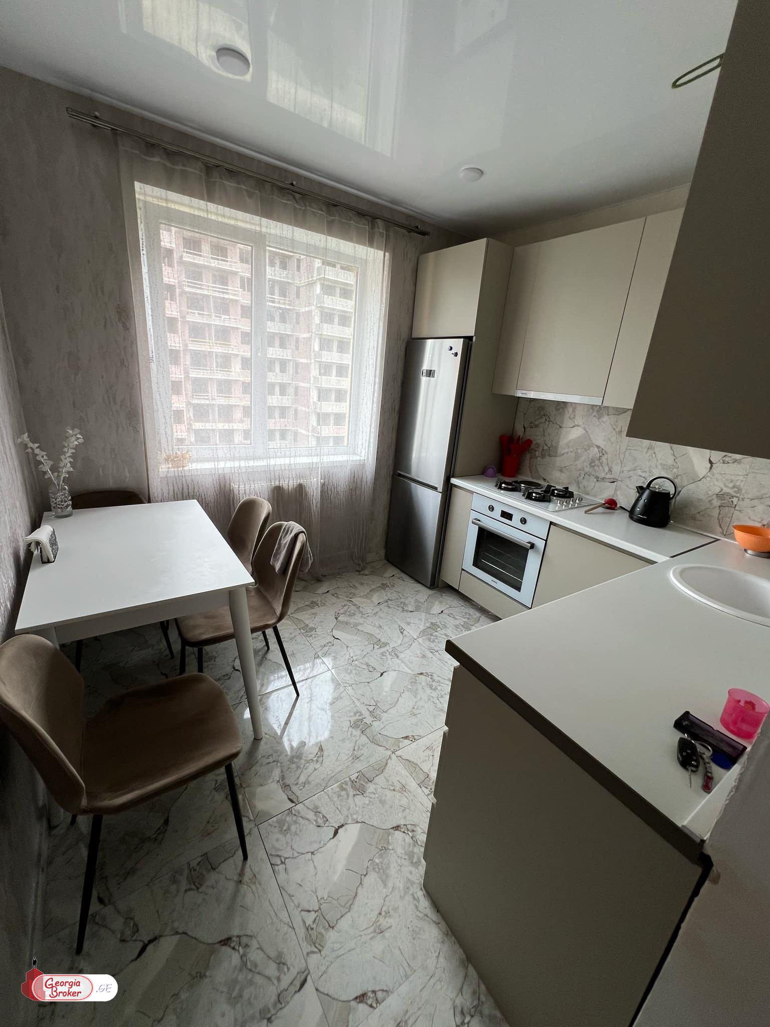 იყიდება ახალი გარემონტებული 4 ოთახიანი ბინა