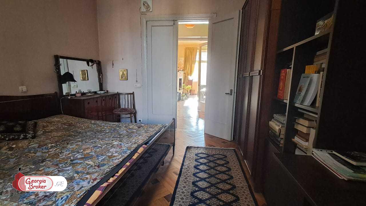 nearly repaired 2-room apartment for sale