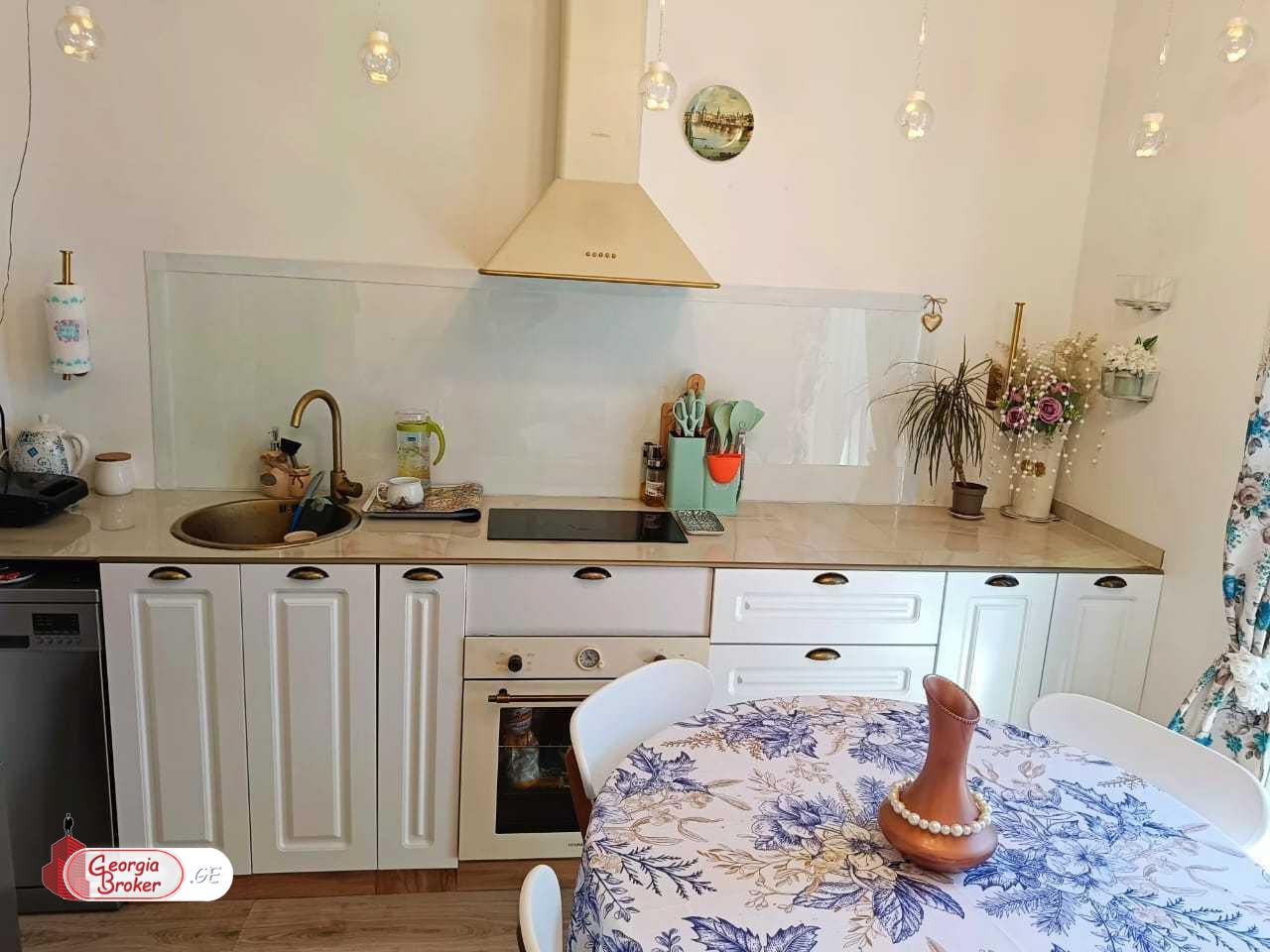 продается квартира с новым ремонтом 2-комнаты