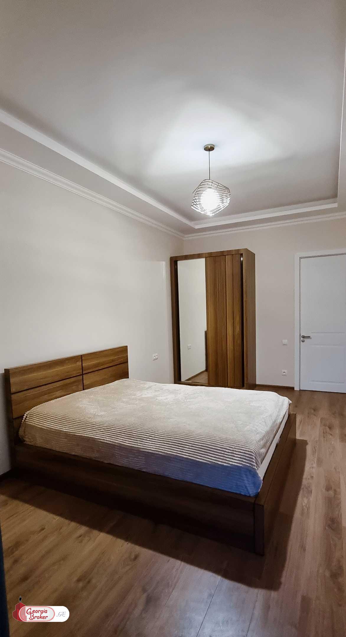 продается квартира с новым ремонтом 3-комнаты