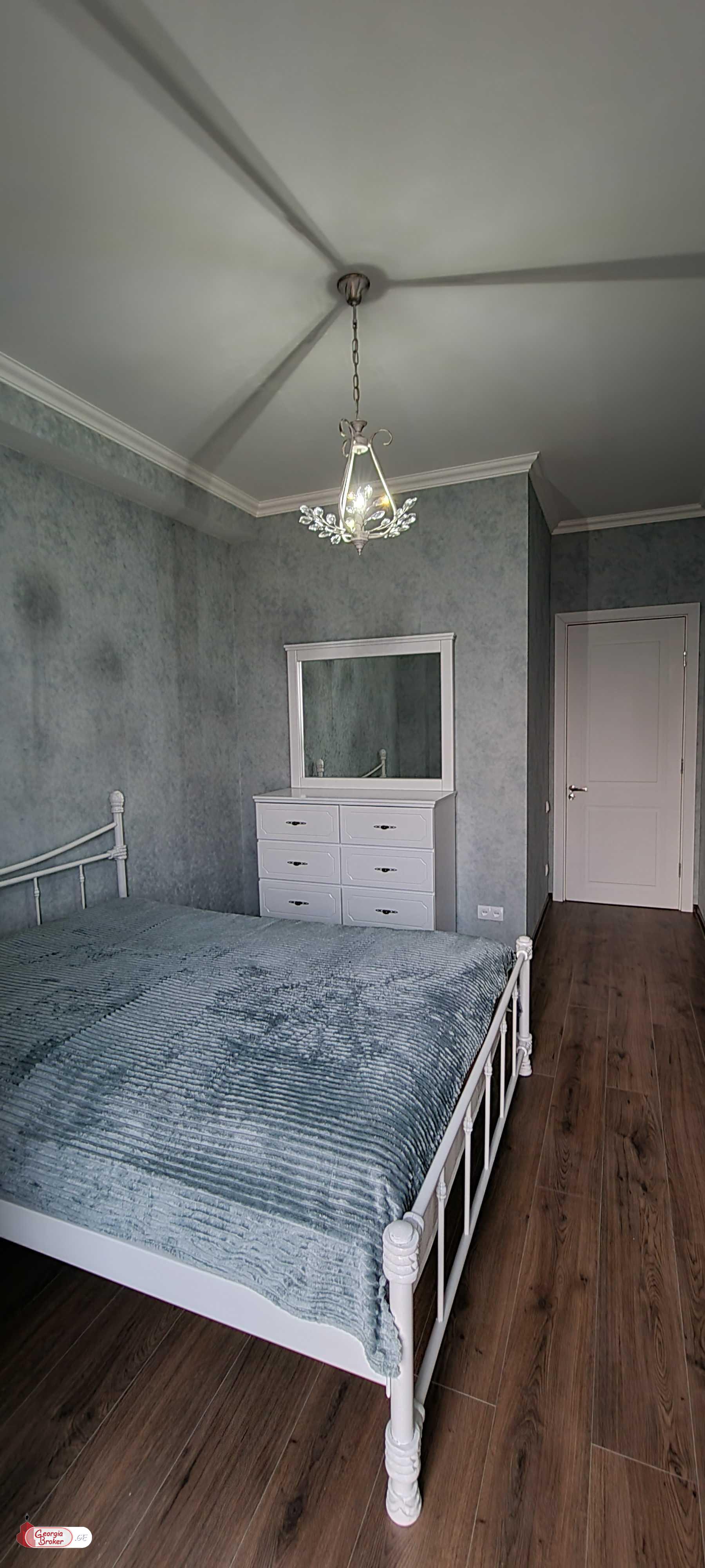 продается квартира с новым ремонтом 3-комнаты