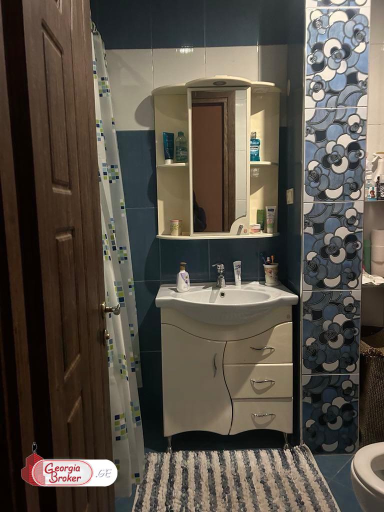 nearly repaired 5-room apartment for sale