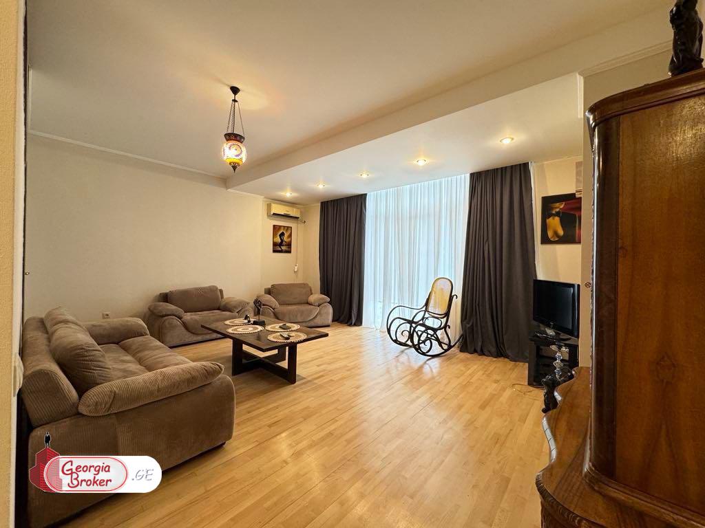 nearly repaired 3-room apartment for sale