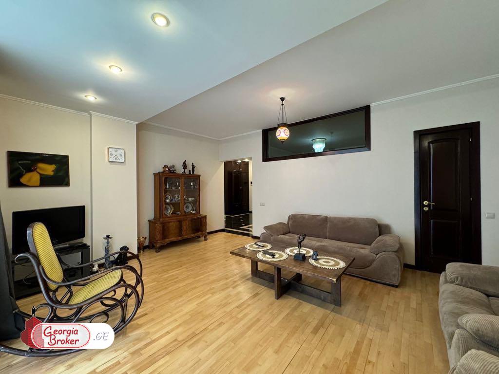 nearly repaired 3-room apartment for sale