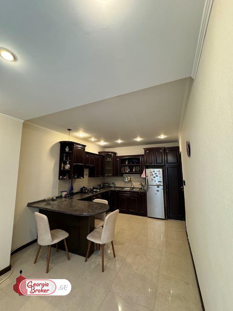 nearly repaired 3-room apartment for sale