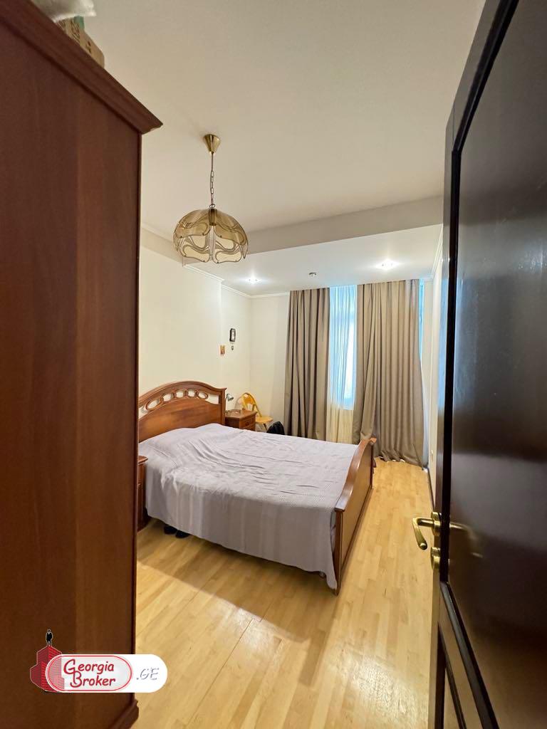 nearly repaired 3-room apartment for sale