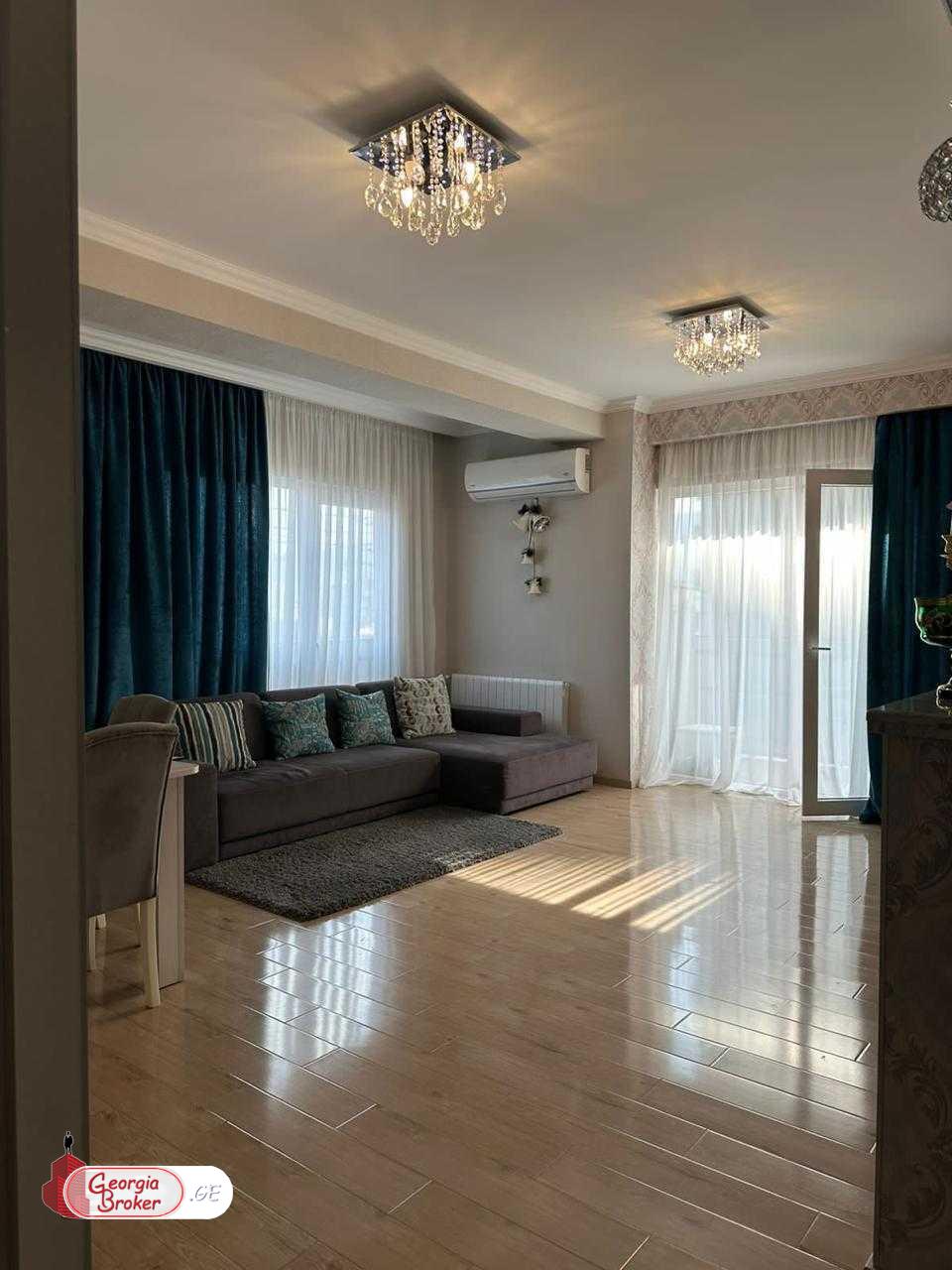 продается квартира с новым ремонтом 3-комнаты