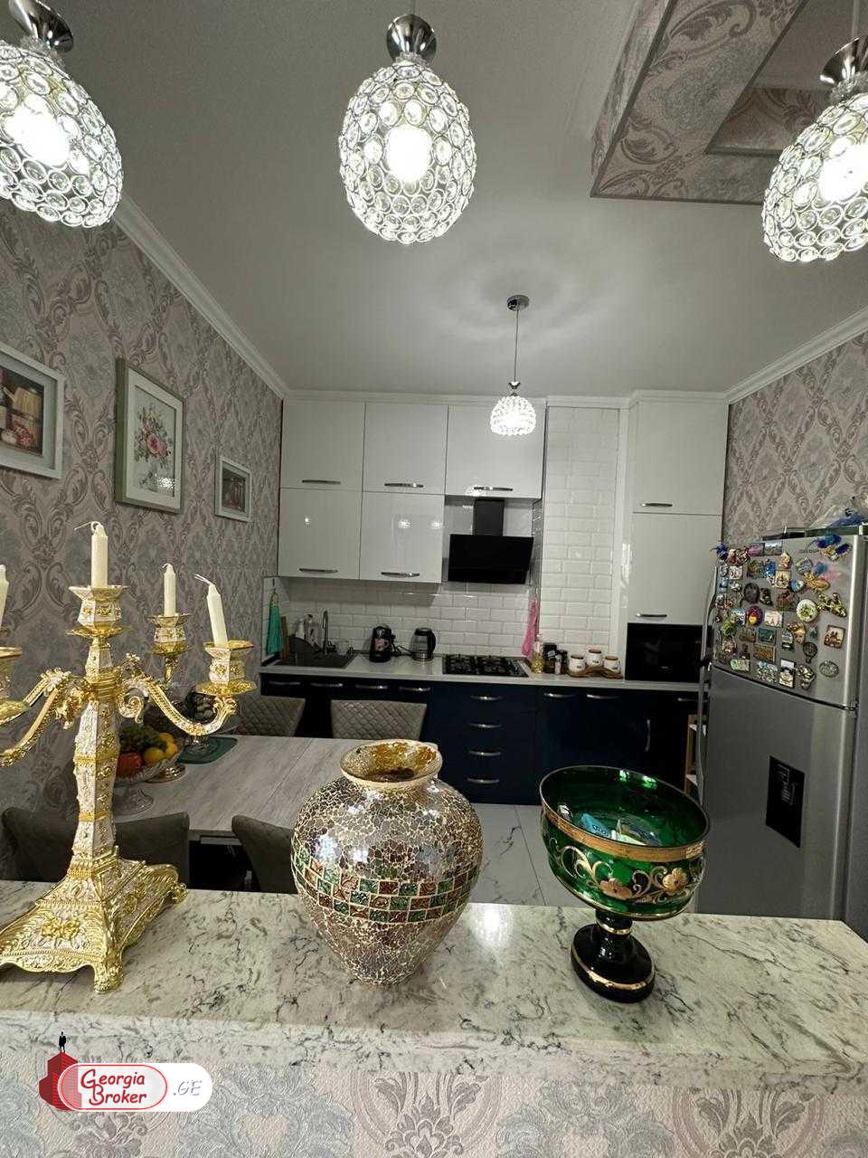 продается квартира с новым ремонтом 3-комнаты