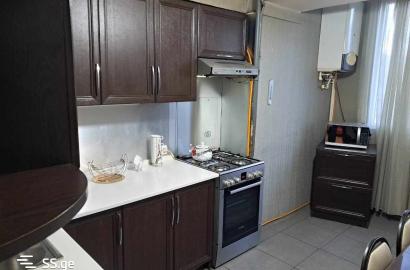 იყიდება ახალი გარემონტებული 3 ოთახიანი ბინა