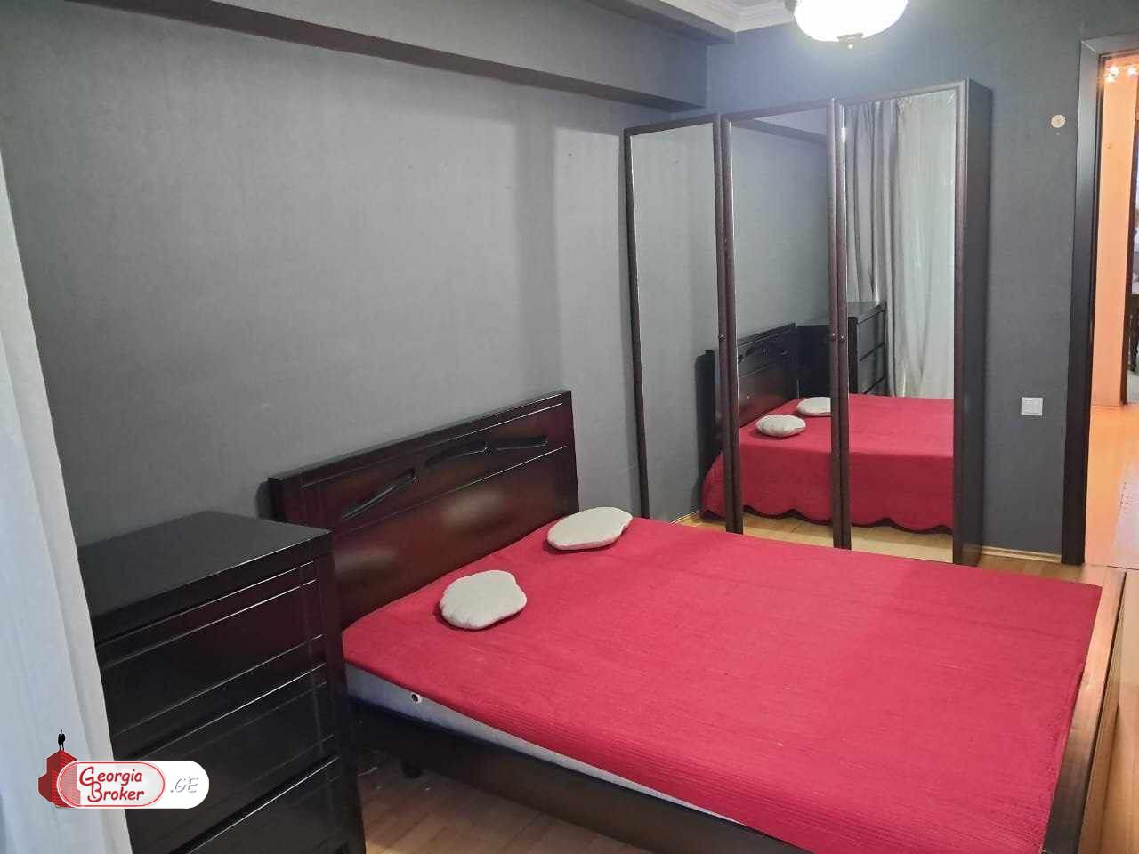 продается квартира с новым ремонтом 3-комнаты