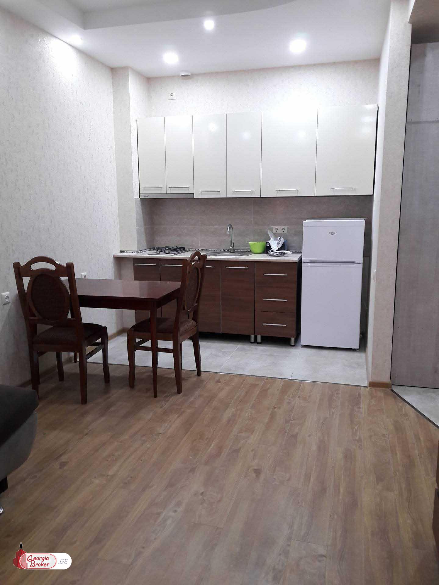 продается квартира с новым ремонтом 2-комнаты