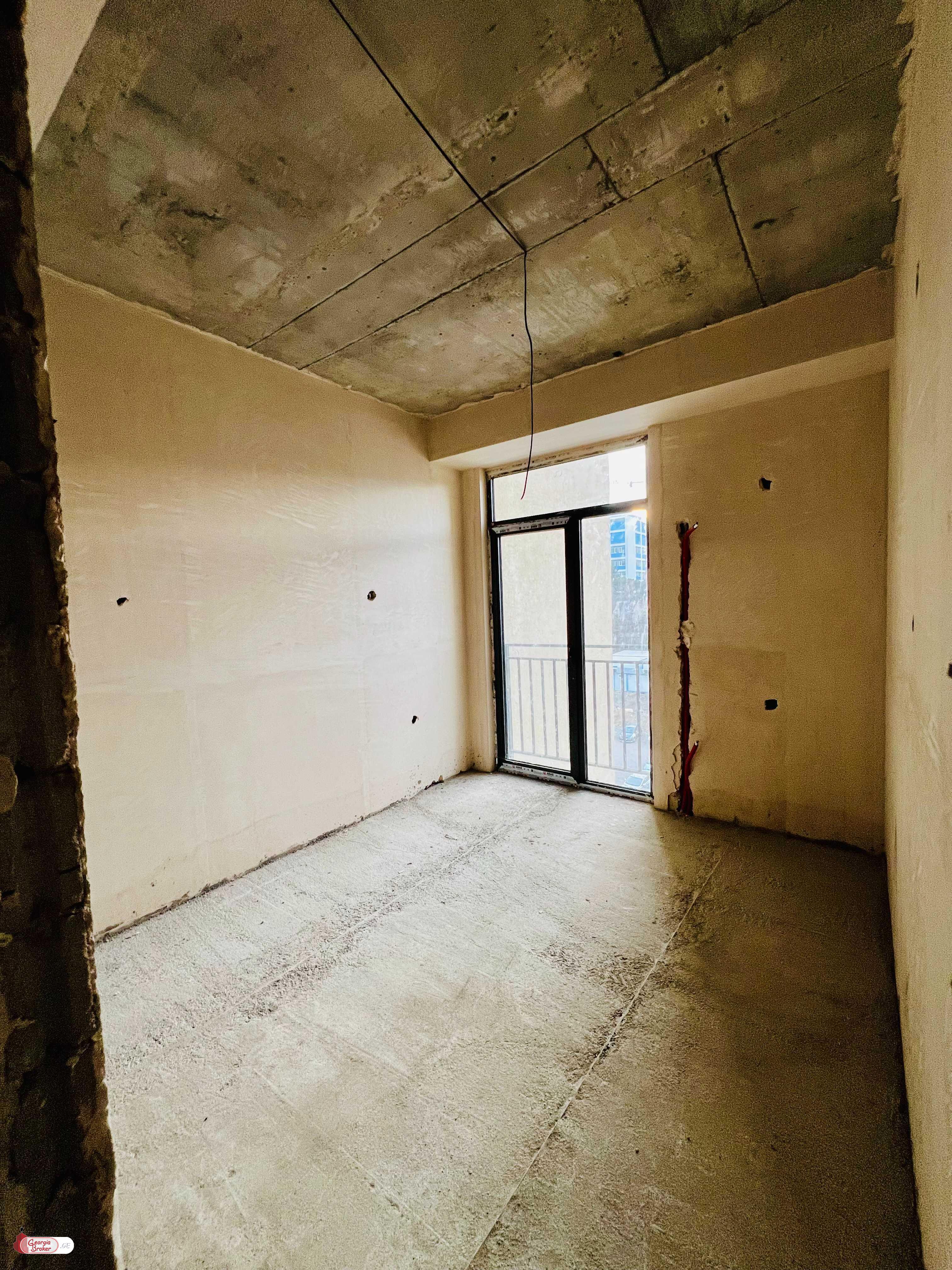 продается квартира со старым ремонтом 3-комнаты