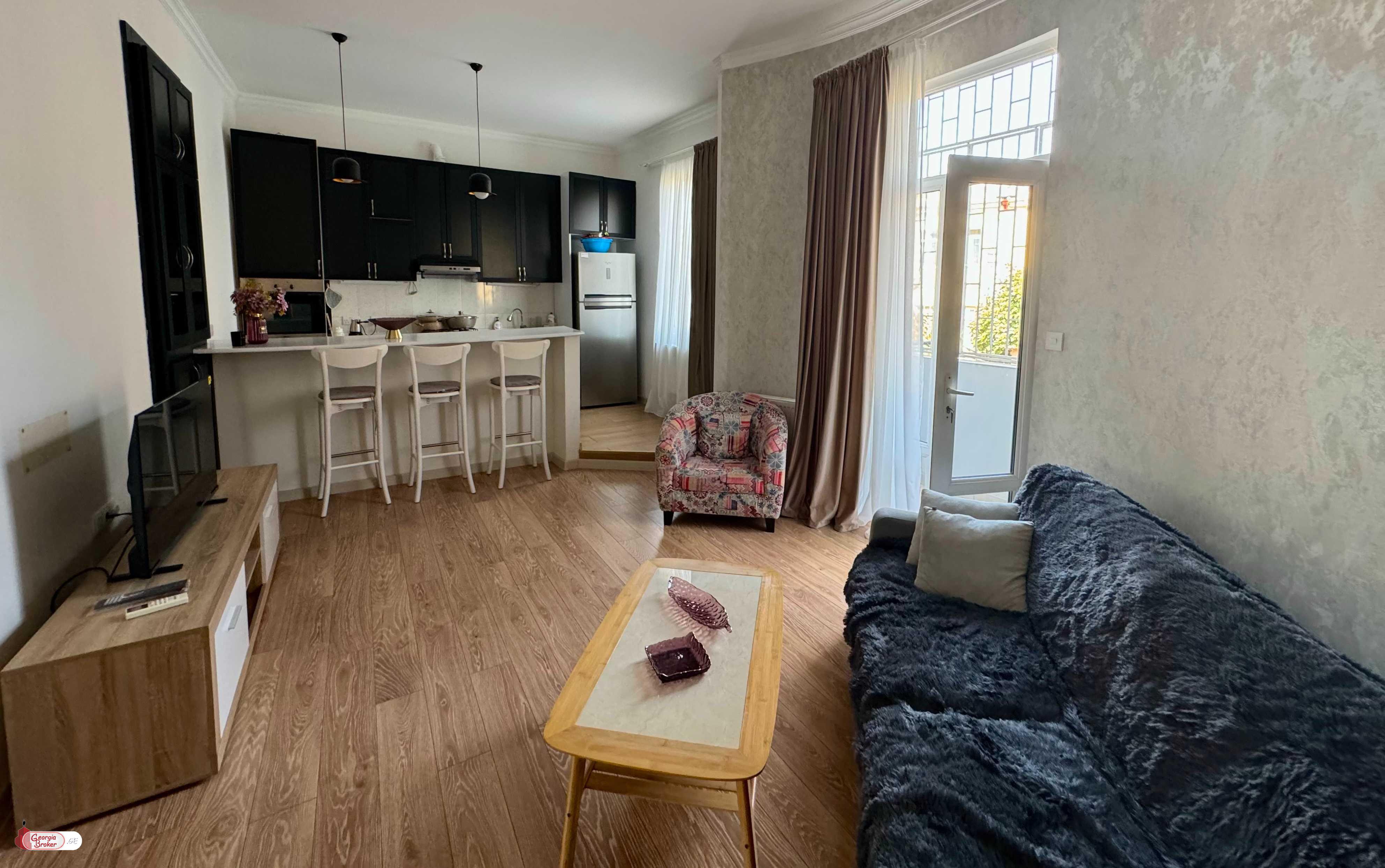 იყიდება ახალი გარემონტებული 4 ოთახიანი ბინა