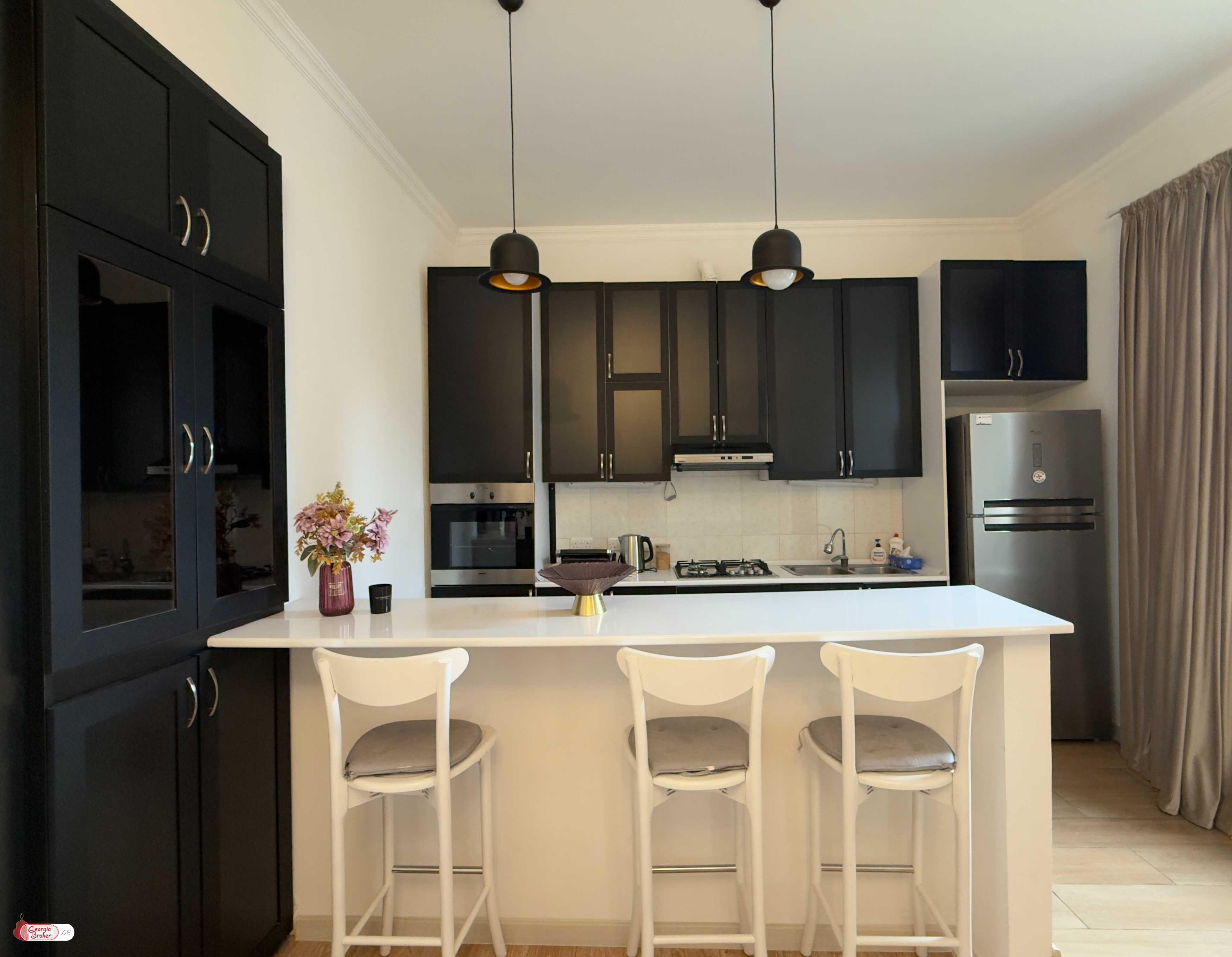 იყიდება ახალი გარემონტებული 4 ოთახიანი ბინა