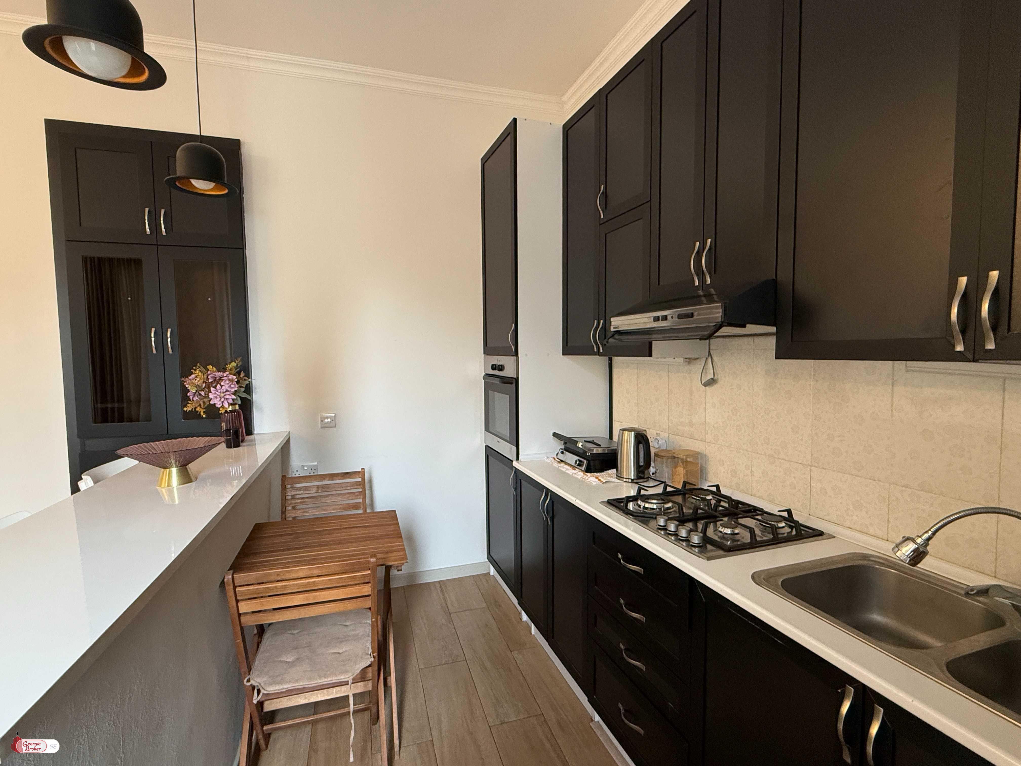 იყიდება ახალი გარემონტებული 4 ოთახიანი ბინა