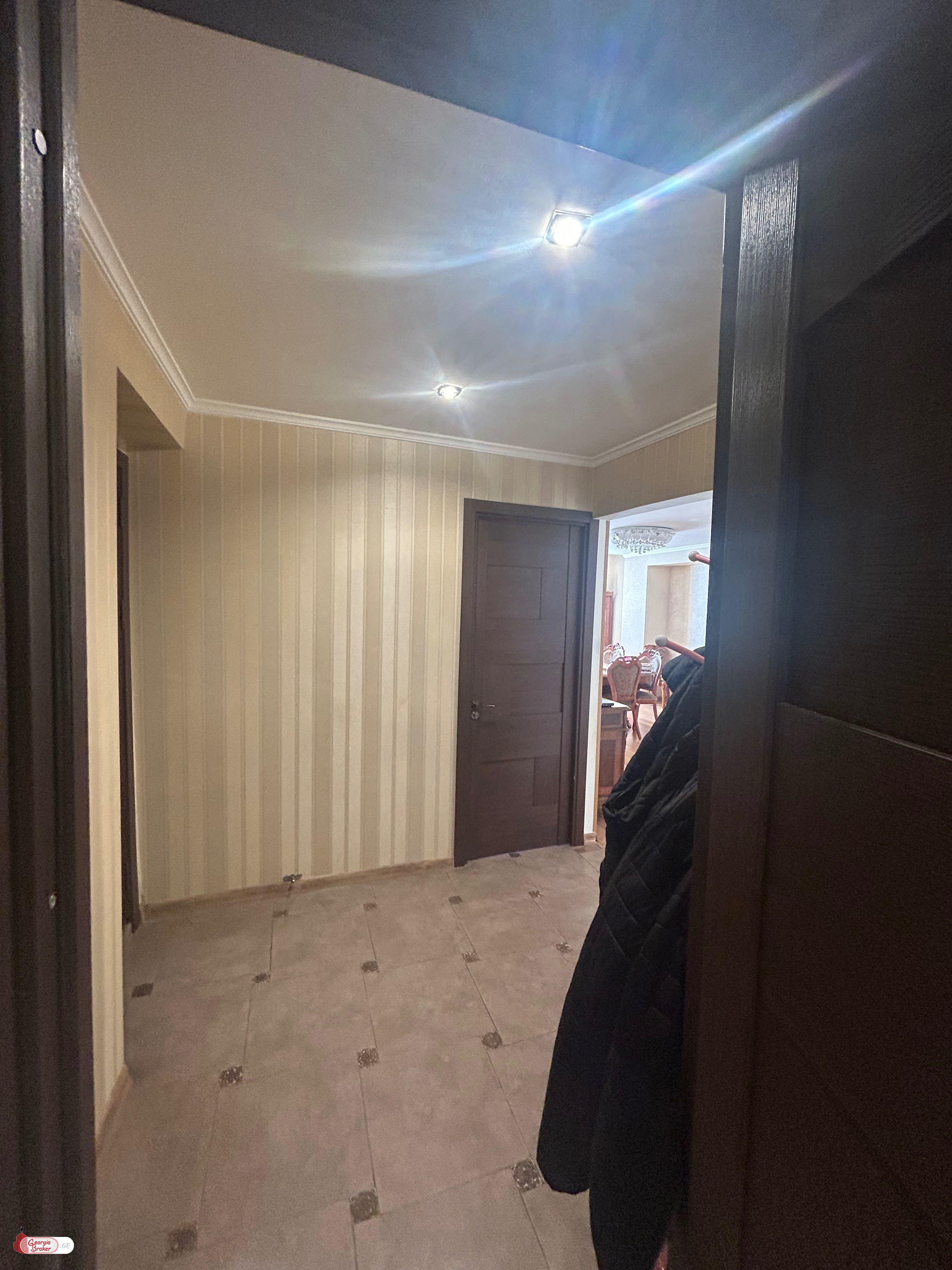 nearly repaired 3-room apartment for sale