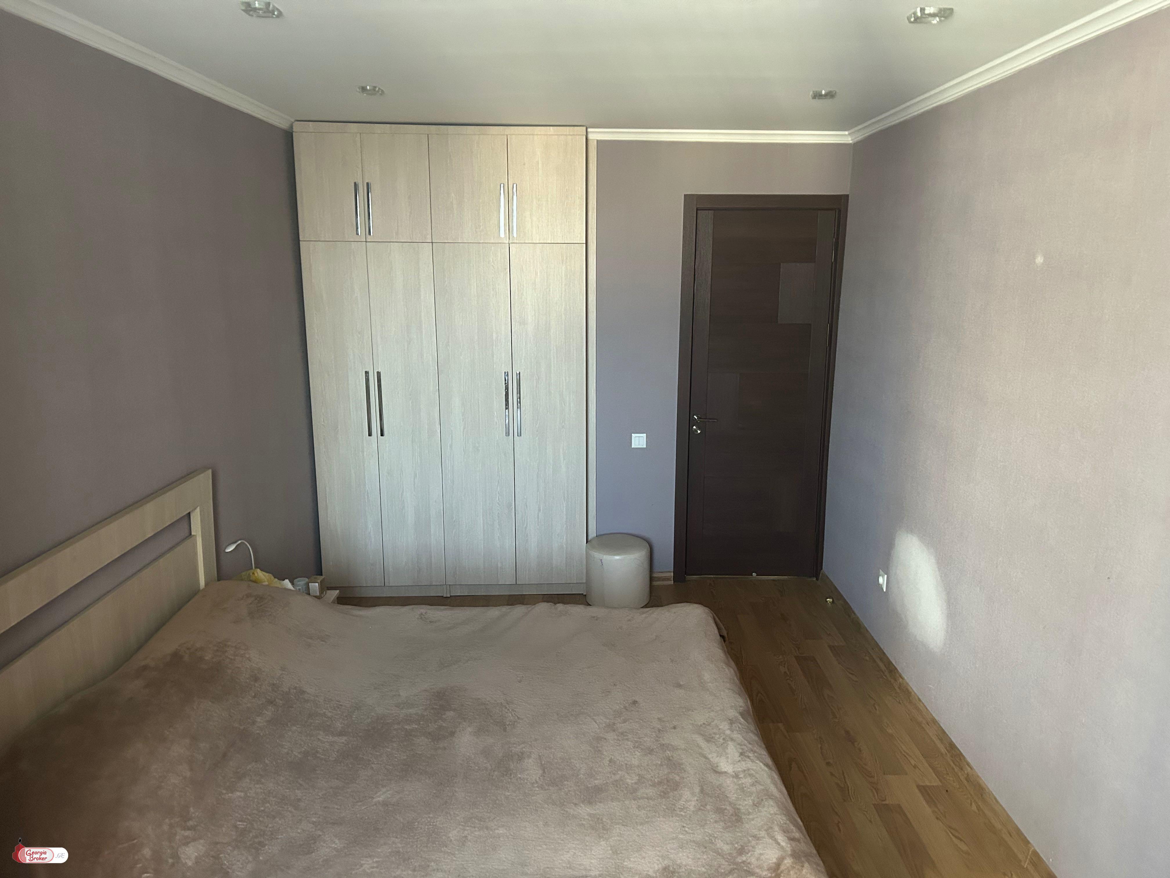 nearly repaired 3-room apartment for sale