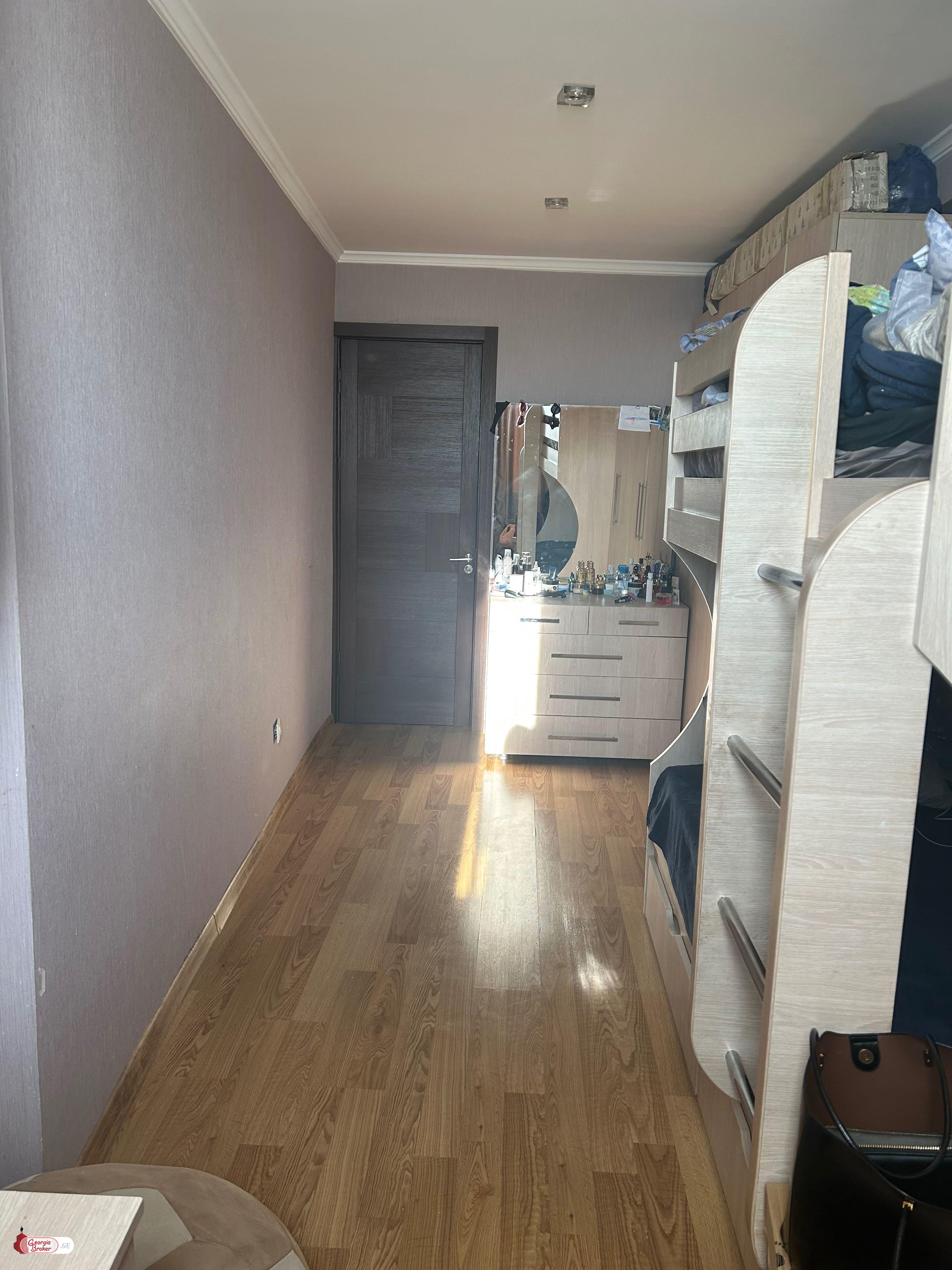 nearly repaired 3-room apartment for sale