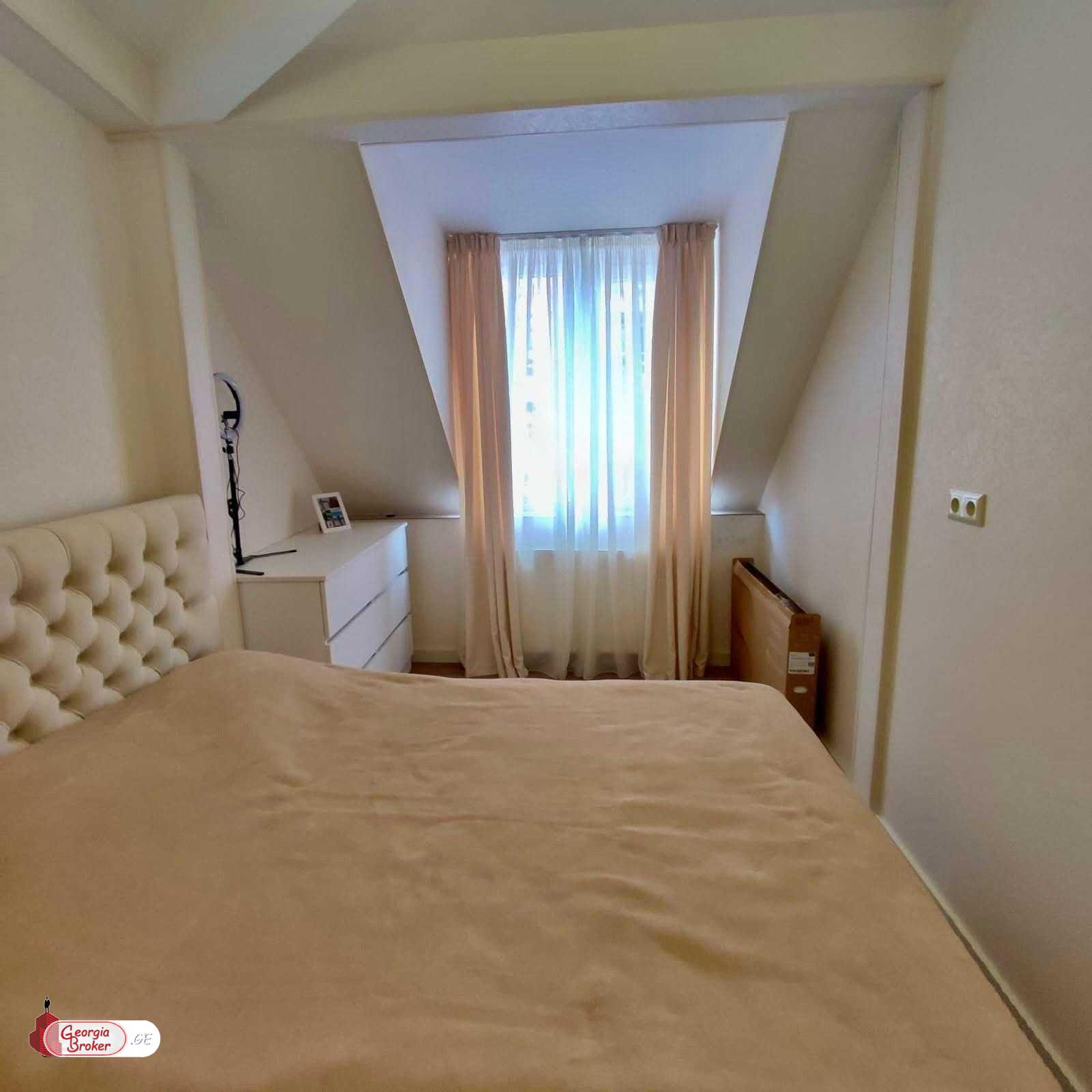 продается квартира с новым ремонтом 3-комнаты