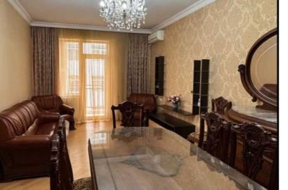 იყიდება ახალი გარემონტებული 4 ოთახიანი ბინა