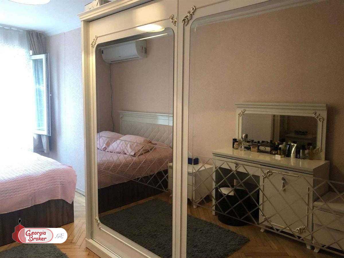 nearly repaired 4-room apartment for sale