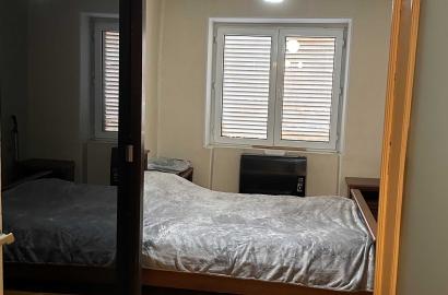 продается квартира со старым ремонтом 3-комнаты