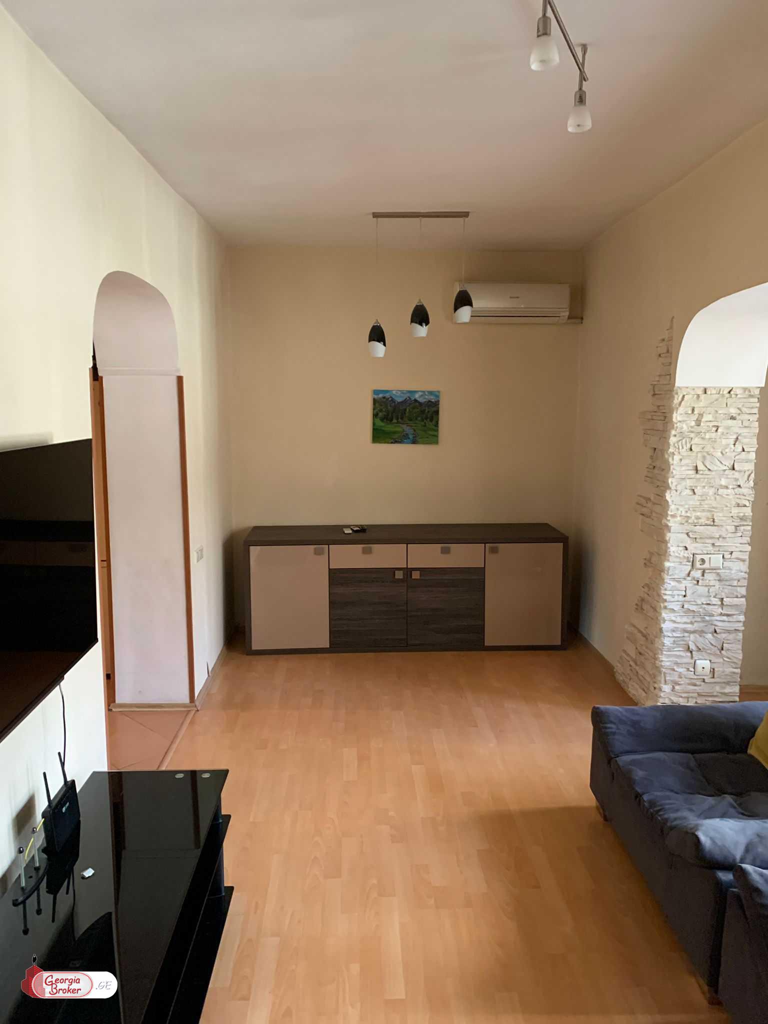 იყიდება ახალი გარემონტებული 4 ოთახიანი ბინა