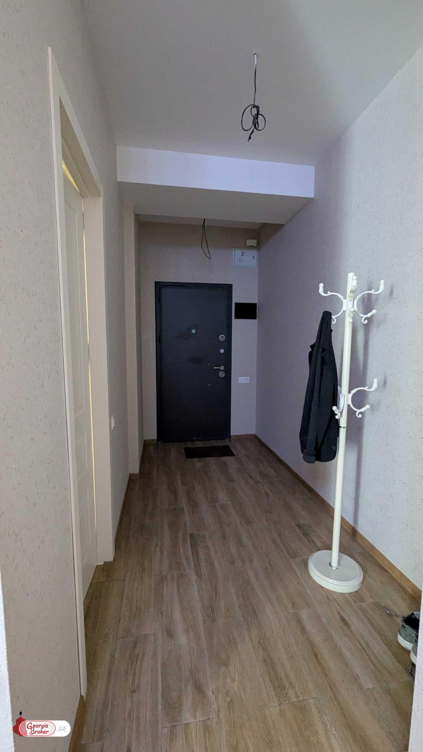 продается квартира с новым ремонтом 3-комнаты