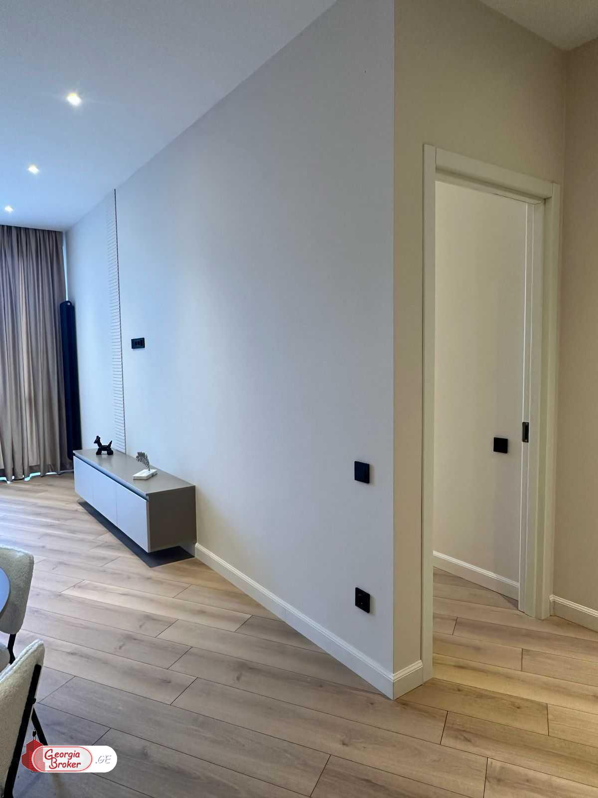 продается квартира с новым ремонтом 2-комнаты