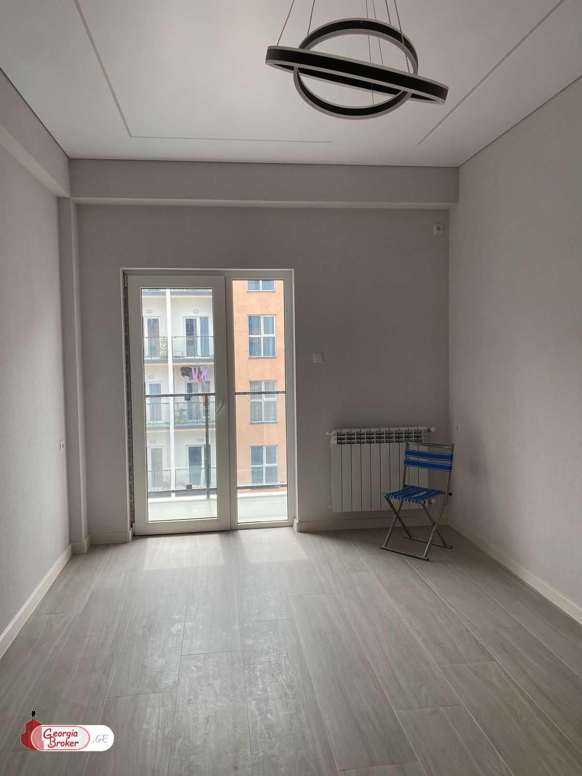 продается квартира с новым ремонтом 3-комнаты