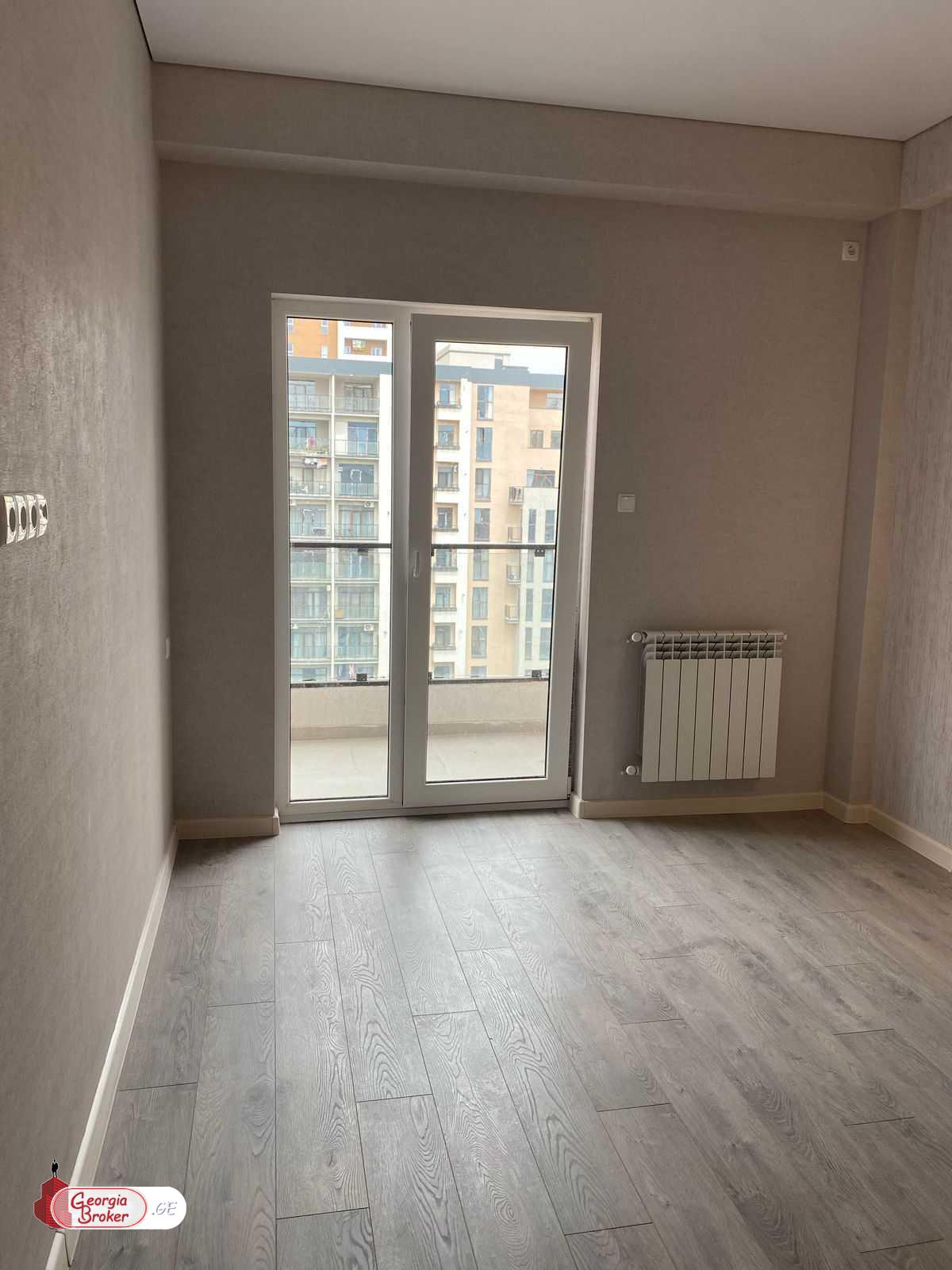 продается квартира с новым ремонтом 3-комнаты